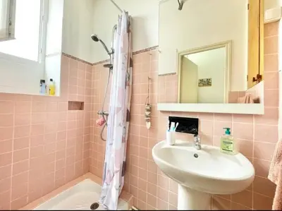 Salle de bains dans l'établissement Benodet Centre 200m de la plage