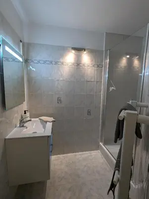 Salle de bains dans l'établissement Chez Marie et Hugo