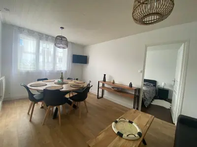 Télévision ou salle de divertissement dans l'établissement A Proximité du centre de BREST, beau T3, 2 ch, 7 personnes