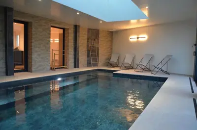 Piscine de l'établissement Maison bord de mer - Baie de Douarnenez - Piscine couverte ou située à proximité