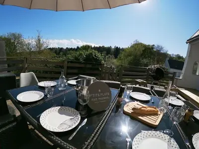Balcon ou terrasse dans l'établissement La Villa du Cap - piscine intérieure chauffée toute l'année - salle de billard