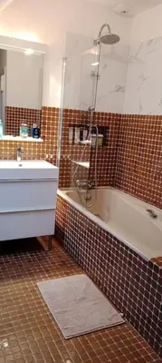 Salle de bains dans l'établissement Petite chambre dans maison individuelle