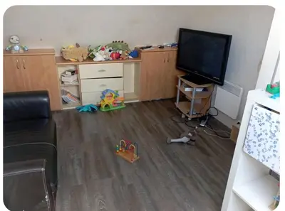 Télévision ou salle de divertissement dans l'établissement Maison de famille proche de la mer