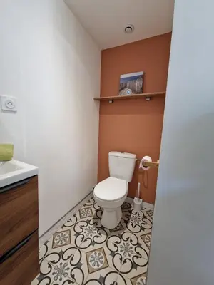 Salle de bains dans l'établissement La Maisonette