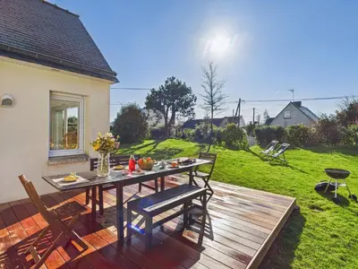 Jardin de l'établissement -NAYA- Maison familiale a deux pas de la mer
