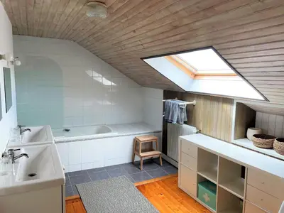 Salle de bains dans l'établissement Grande maison familiale au cœur du Finistère