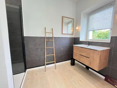 Salle de bains dans l'établissement Maison Kersaliou, proche mer St Pol de Léon
