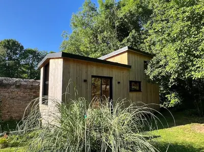 Jardin de l'établissement Tiny à l'orée des bois