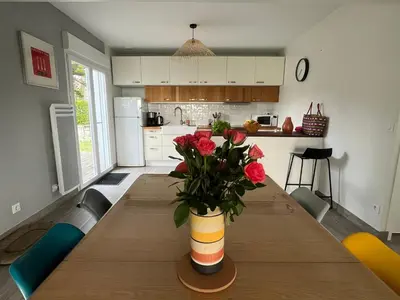 Cuisine ou kitchenette dans l'établissement Maison bord de mer, plage 160m
