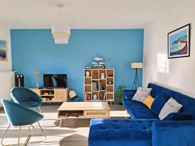 Télévision ou salle de divertissement dans l'établissement Maison moderne proche plage Morgat