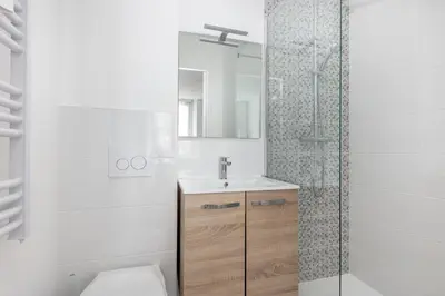 Salle de bains dans l'établissement STUDIOS cosy au centre-ville quartier Jaurès et Saint-Martin