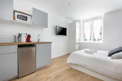 Cuisine ou kitchenette dans l'établissement STUDIOS cosy au centre-ville quartier Jaurès et Saint-Martin