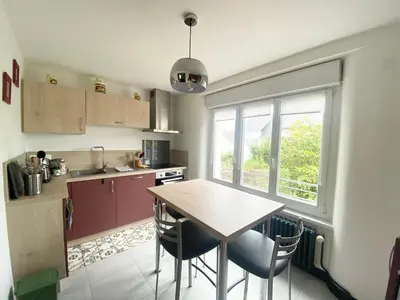 Cuisine ou kitchenette dans l'établissement Appartement Douarnenez, Treboull hag ar mor
