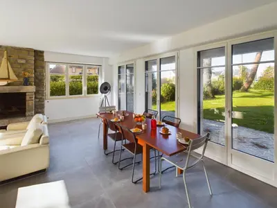 Coin salon dans l'établissement -OZARIO- Magnifique maison au Cabellou
