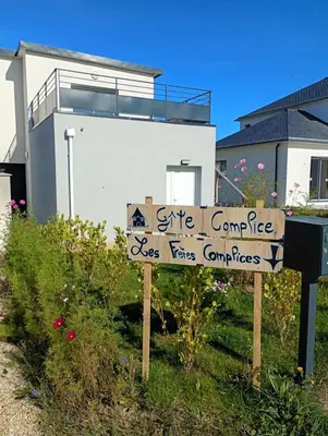 Jardin de l'établissement Gîte à 400m de la mer