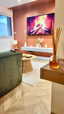 Télévision ou salle de divertissement dans l'établissement - KALON - CONCARNEAU - SALLE CINÉMA - PLAGE À 100m - VILLE CLOSE À PIEDS - WIFI - Center & beach within walking distance -