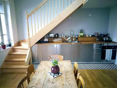 Cuisine ou kitchenette dans l'établissement Bel appartement vue sur mer à Primel Trégastel