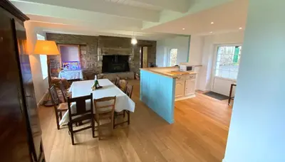 Cuisine ou kitchenette dans l'établissement House on the golf course with sea views