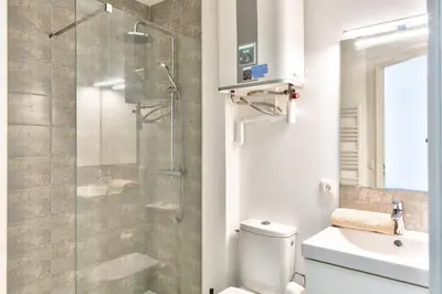Salle de bains dans l'établissement STUDIOS cosy Quartier Harteloire proche centre-ville
