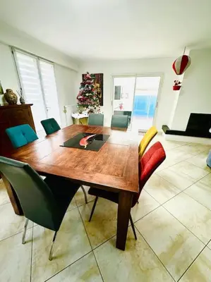 Coin salon dans l'établissement Maison néo-bretonne