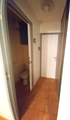 Salle de bains dans l'établissement Maison charmante à Botsorhel avec jardin clôturé de 31 m²
