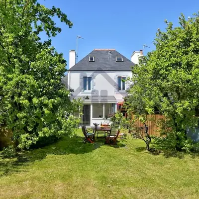 LocaLise - M26B - Les Belles Âmes - Maison rénovée avec jardin entièrement clos - place de parking sur le terrain - wifi inclus - draps inclus - animaux bienvenus