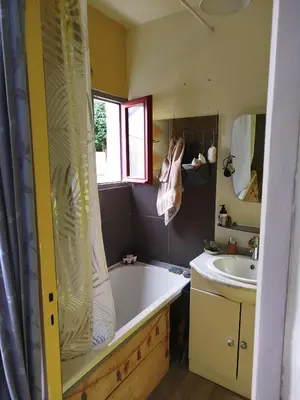 Salle de bains dans l'établissement Cosy House