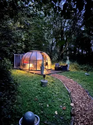Jardin de l'établissement Gîte Arvor 6P, piscine ou jacuzzi