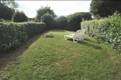 Jardin de l'établissement Gîte Breizh piscine ou jacuzzi