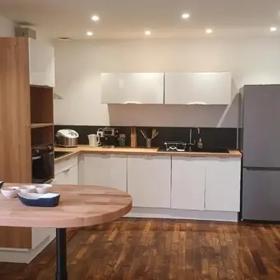 Maison Spacieuse avec Terrasse extérieure