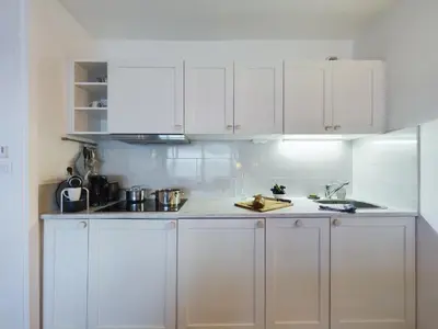 Cuisine ou kitchenette dans l'établissement -BLUE- Studio avec vue mer et parking