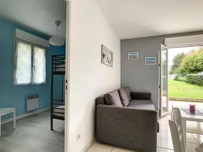 Coin salon dans l'établissement maison crozon-le fret au calme animaux acceptés