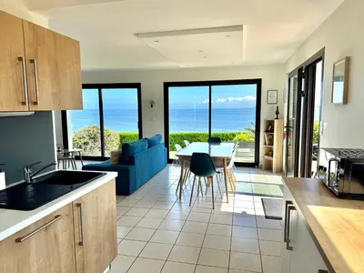 Cuisine ou kitchenette dans l'établissement La marée haute - vue mer imprenable