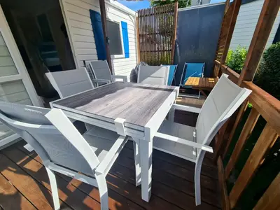 Plan de l'établissement Mobil Home Beg Meil 300m plage avec piscine partagée, terrasse privée et Wi-Fi