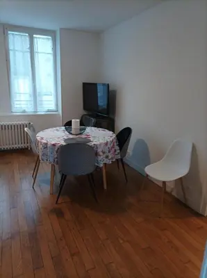 Télévision ou salle de divertissement dans l'établissement Ici, on y revient par plaisir