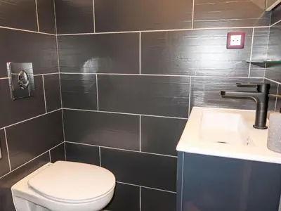 Salle de bains dans l'établissement Holiday Home Ti Bihan by Interhome