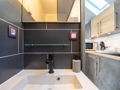 Salle de bains dans l'établissement Holiday Home Ti Bihan by Interhome