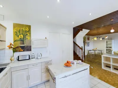 Cuisine ou kitchenette dans l'établissement Maison pour 5 - 50m du front de mer