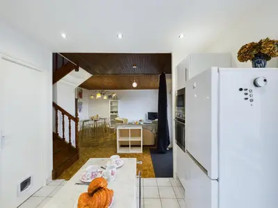 Cuisine ou kitchenette dans l'établissement Maison pour 5 - 50m du front de mer
