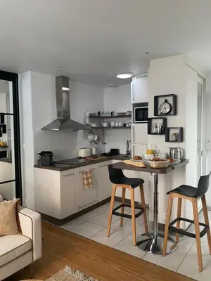 Cuisine ou kitchenette dans l'établissement Le Traverse élégant T2 au cœur du centre ville
