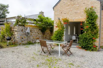 Jardin de l'établissement Ker Tirvi - vue mer - wifi
