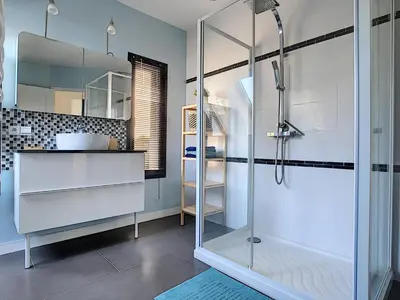 Salle de bains dans l'établissement Ti sklaer - vue mer - wifi