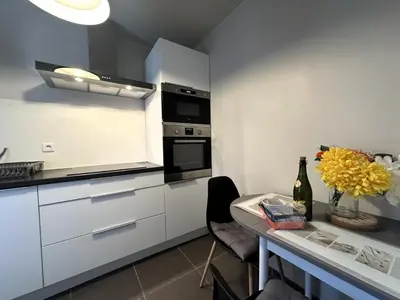 Cuisine ou kitchenette dans l'établissement Côté Cathédrale - Grand studio Rue du Salé - Centre Historique