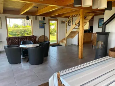 Coin salon dans l'établissement House with sea view and large garden for 8 people