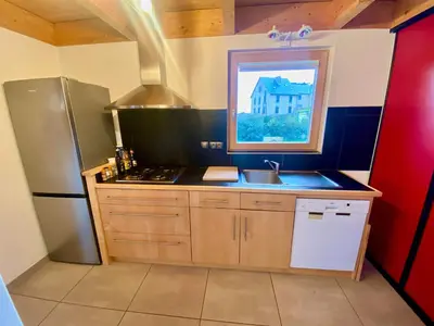 Cuisine ou kitchenette dans l'établissement House with sea view and large garden for 8 people