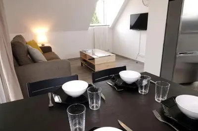 Télévision ou salle de divertissement dans l'établissement Location bretagne Plougasnou LocPalais