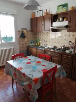 Cuisine ou kitchenette dans l'établissement Colette chambre chez l'habitant
