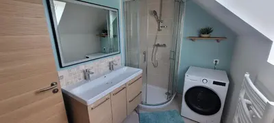 Salle de bains dans l'établissement Gîte 