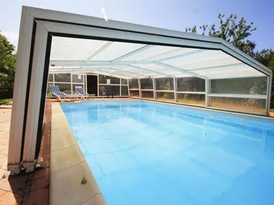 Piscine de l'établissement Villa 100 meters from the Atlantic ou située à proximité