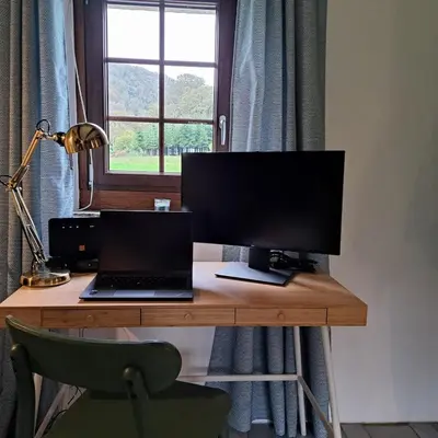 Télévision ou salle de divertissement dans l'établissement Châteauneuf-du-Faou, Finistre, Brittany